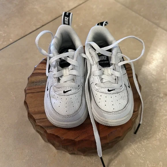 GUC Nike force LV8 utility white size 6c - Picture 2 of 3